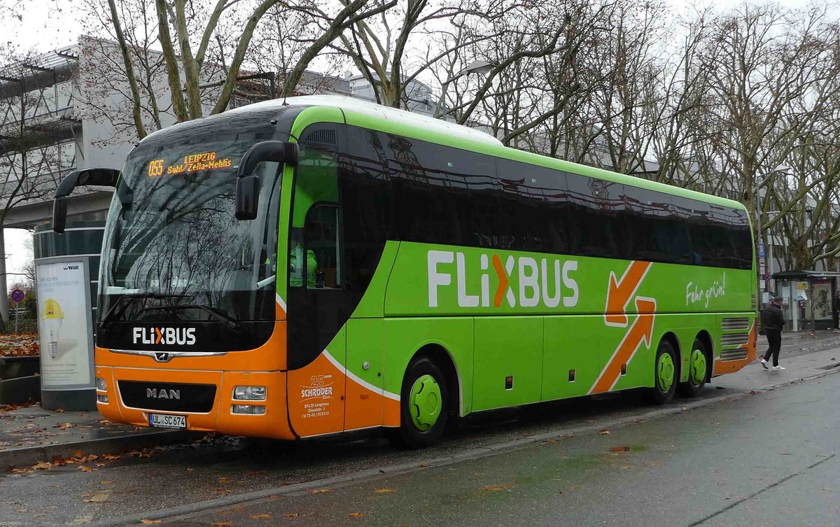 MAN als Flixbus von SCHR�DER-Reisen �bernimmt am HBF Karlsruhe neue Fahrg�ste, 12-2018