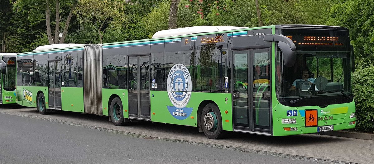 =MAN Lion`s City der RhönEnergie steht im Mai 2019 am Bahnhof in Hünfeld