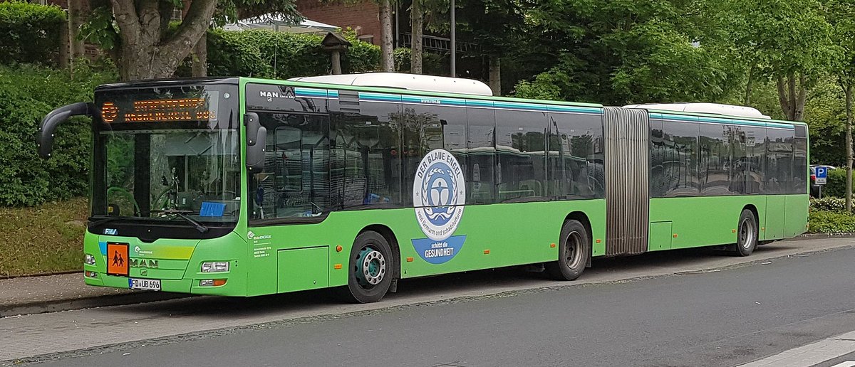 =MAN Lion`s City der RhönEnergie steht im Mai 2019 am Bahnhof in Hünfeld