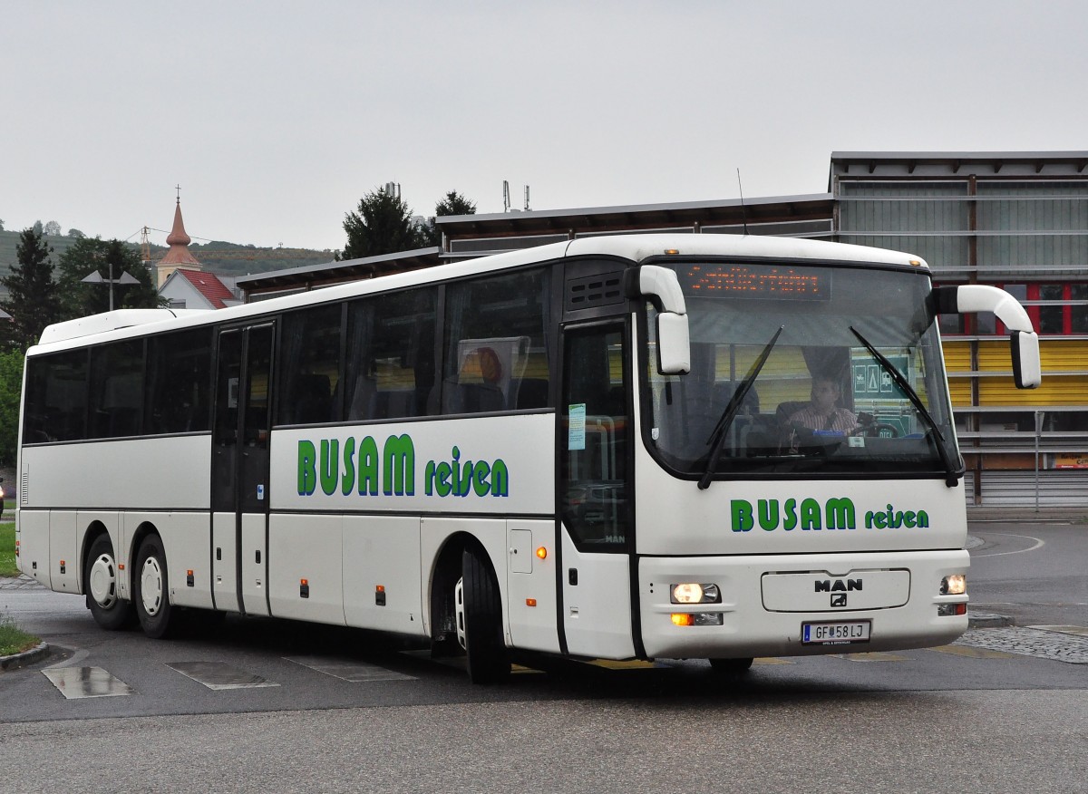 MAN Lions Coach von BUSAM Reisen aus �sterreich am 22.5.2015 in Krems.