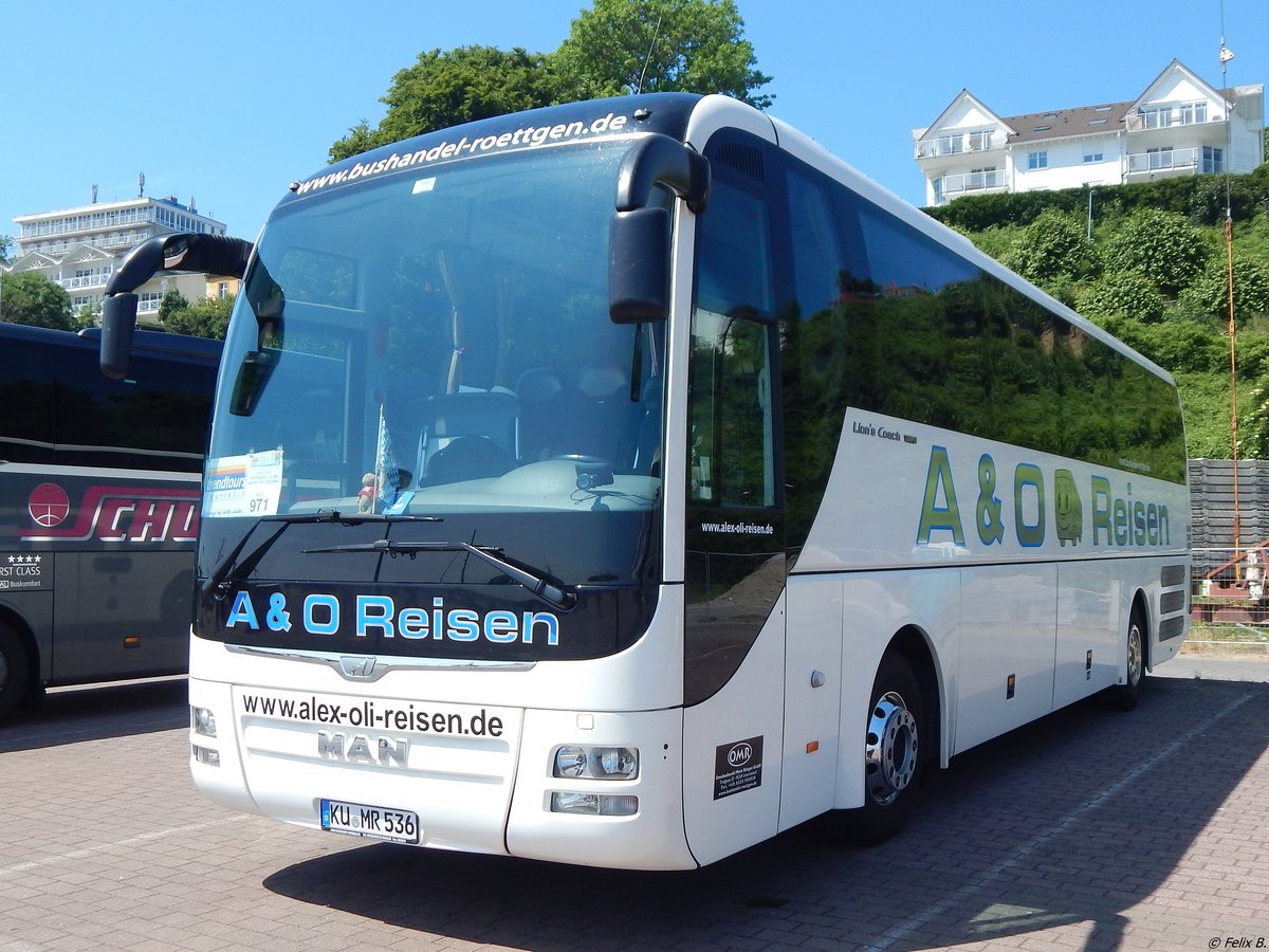 MAN Lion's Coach von Bushandel Rttgen und angemietet von A&O Reisen aus Deutschland im Stadthafen Sassnitz.