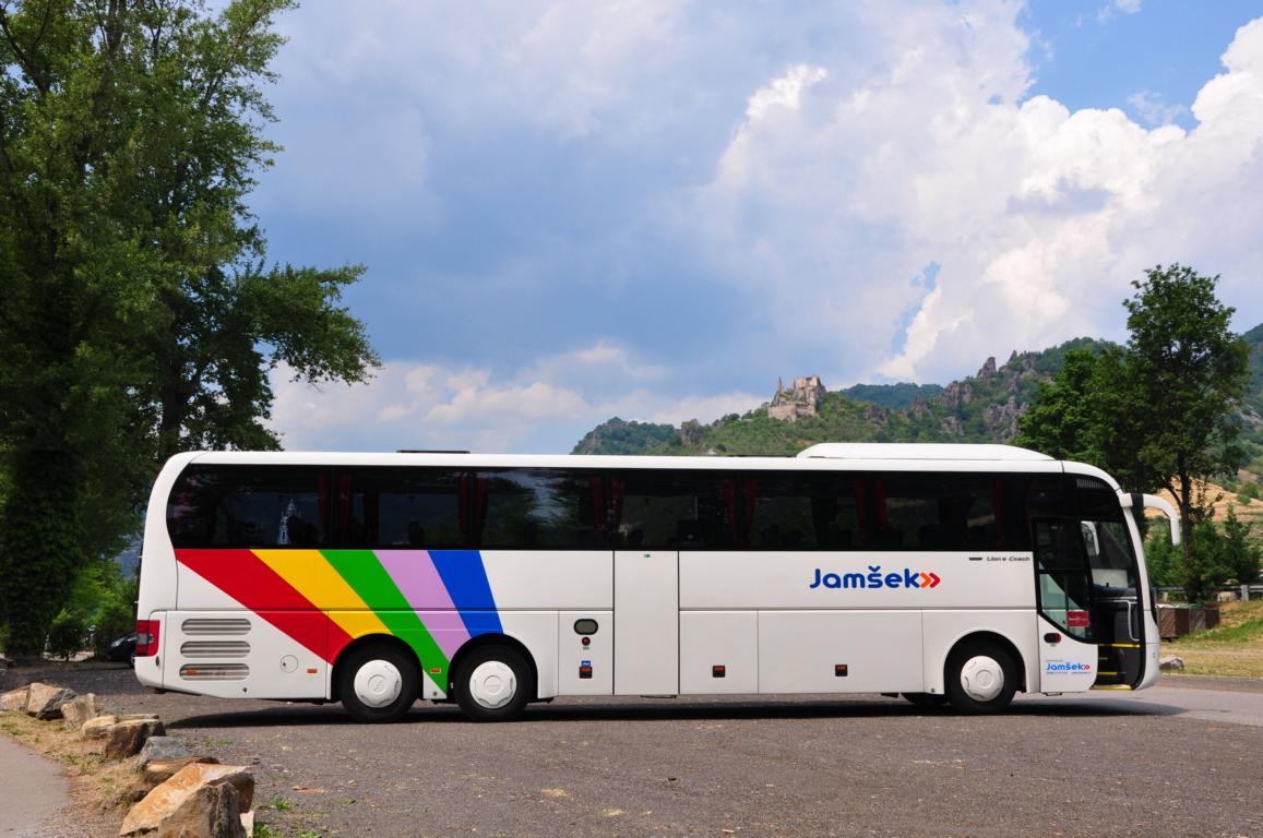 MAN Lion`s Coach von Jamsek Reisen aus SLO 06/2017 in D�rnstein bei Krems. 