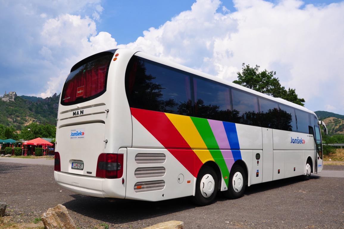 MAN Lion`s Coach von Jamsek Reisen aus SLO 06/2017 in D�rnstein bei Krems. 