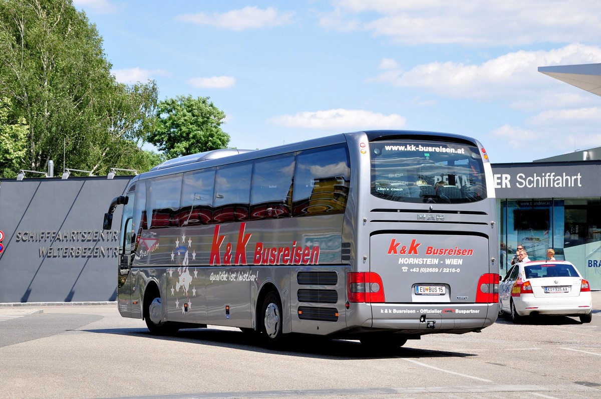MAN Lions Coach von k & k Busreisen aus �sterreich in Krems gesehen.