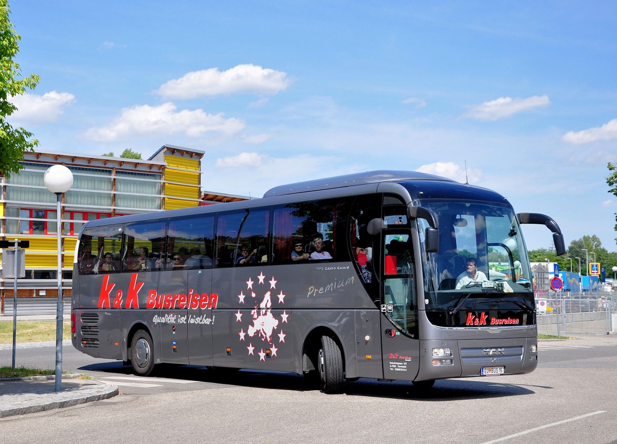 MAN Lions Coach von k & k Busreisen aus �sterreich in Krems gesehen.
