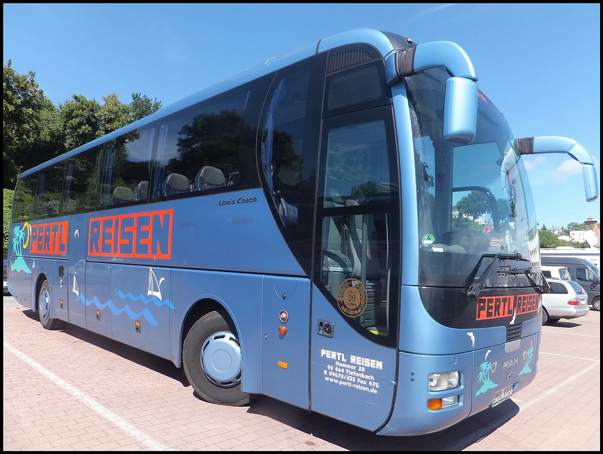 MAN Lion's Coach von Pertl-Reisen aus Deutschland im Stadthafen Sassnitz. 