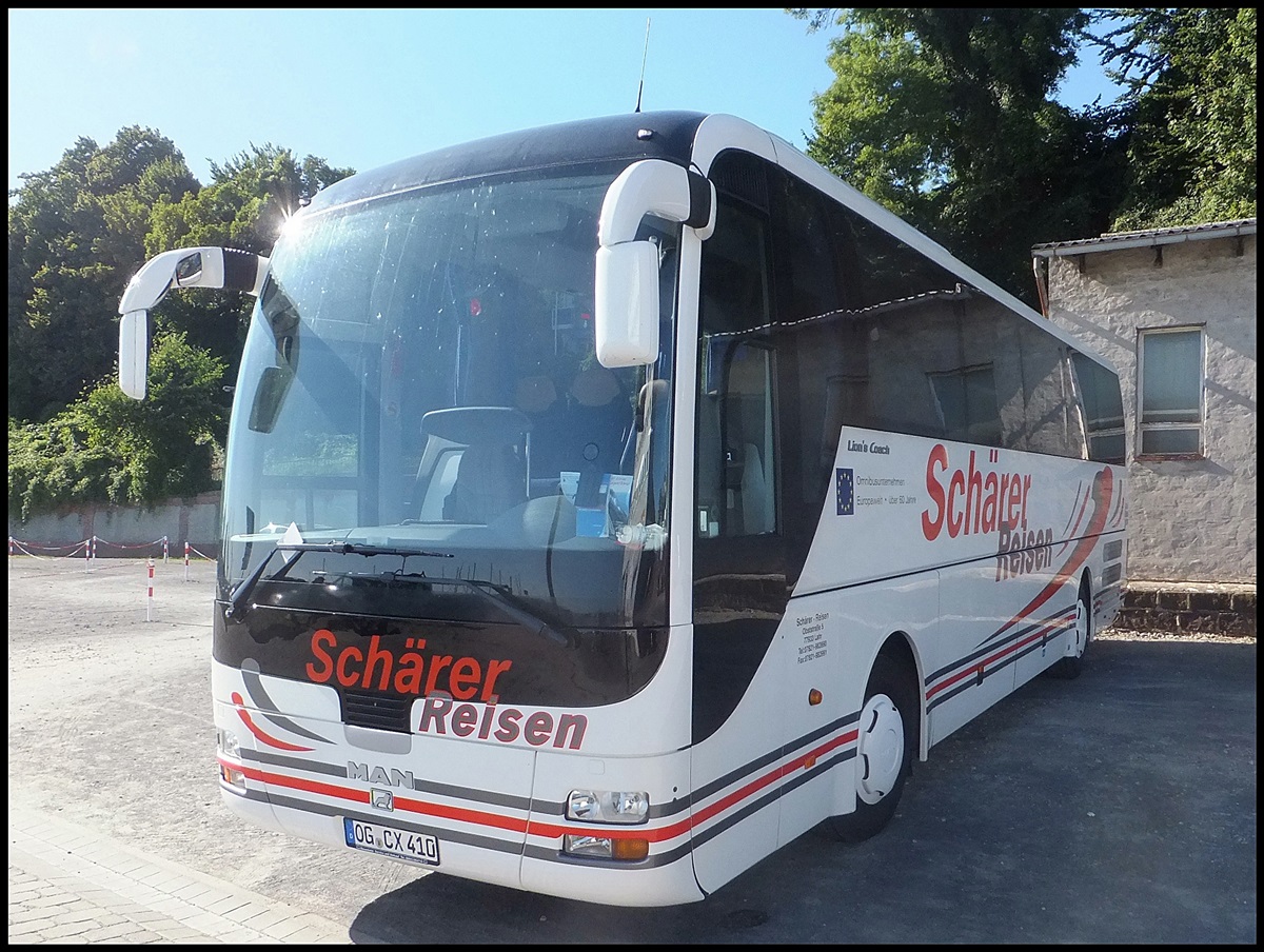 MAN Lion's Coach von Sch�rer Reisen aus Deutschland im Stadthafen Sassnitz.