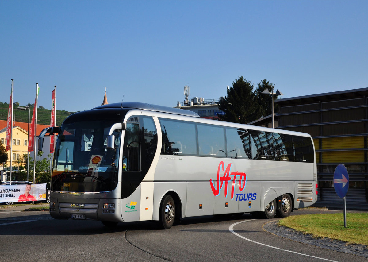 MAN Lions Coach Supreme von Sato Tour im Sept. 2016 in Krems unterwegs.