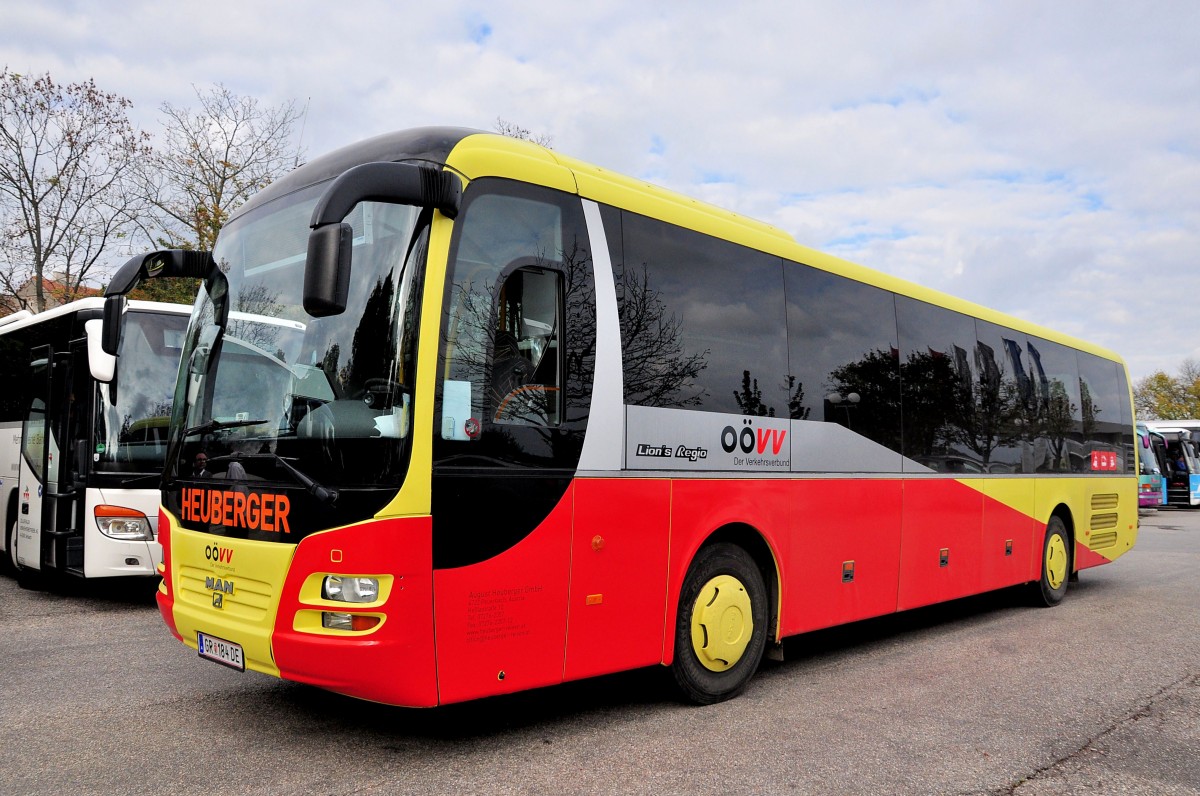 MAN Lions Regio von Heuberger Reisen aus �sterreich am 27.9.2014 in Krems.