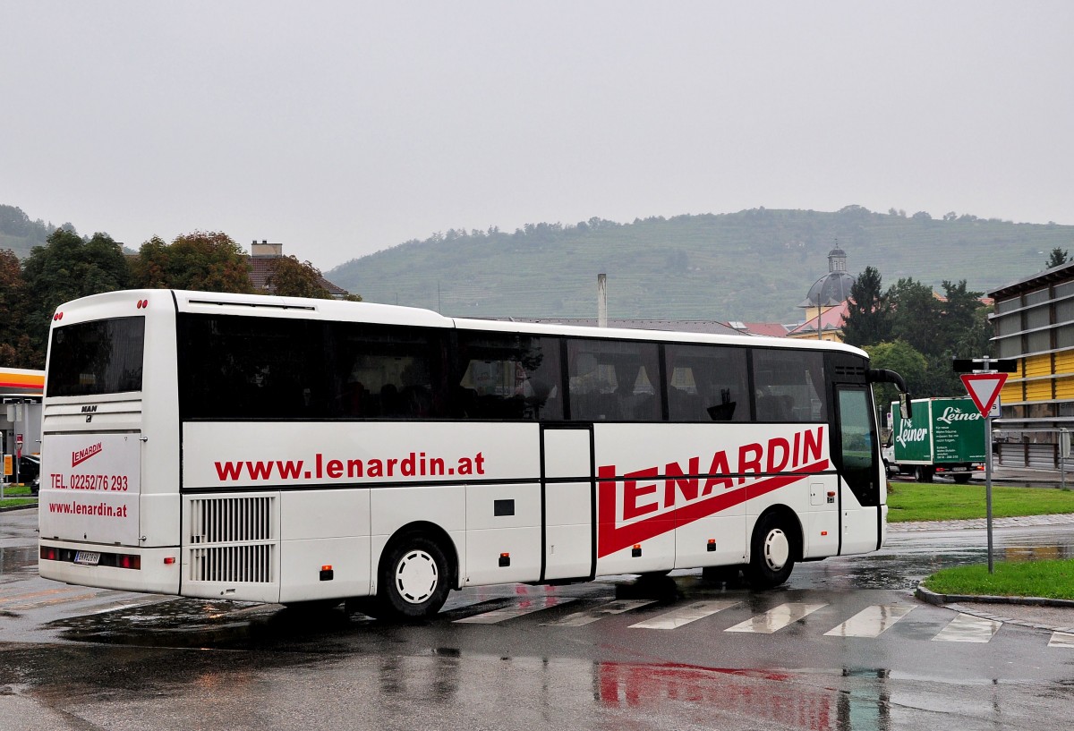 MAN Lions Star von Lenardin aus Nieder�sterreich am 11.9.2015 in Krems gesehen.