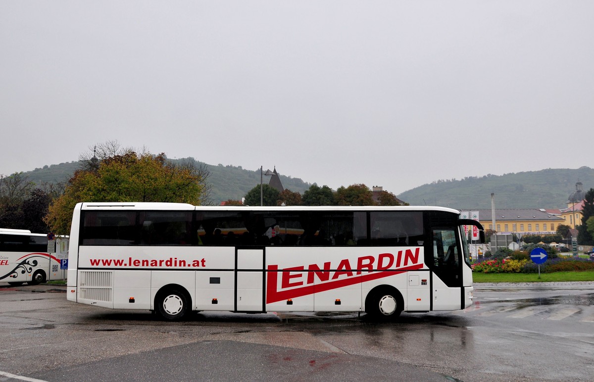 MAN Lions Star von Lenardin aus Nieder�sterreich am 11.9.2015 in Krems gesehen.