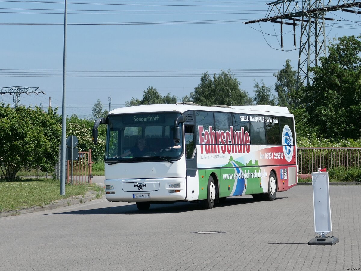 MAN ÜL 313 (ex LeoBus _ L-VR 5096) der Strela Fahrschule aus Deutschland in Stralsund.