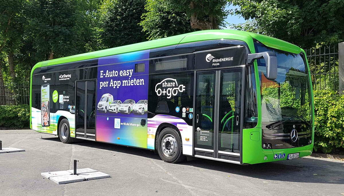 =MB Citaro von RhoenEnergie als Pr�sentationsobjekt bei der Festveranstaltung 200 Jahre Landkreis Fulda bei Schlo� Adolphseck im Juni 2022