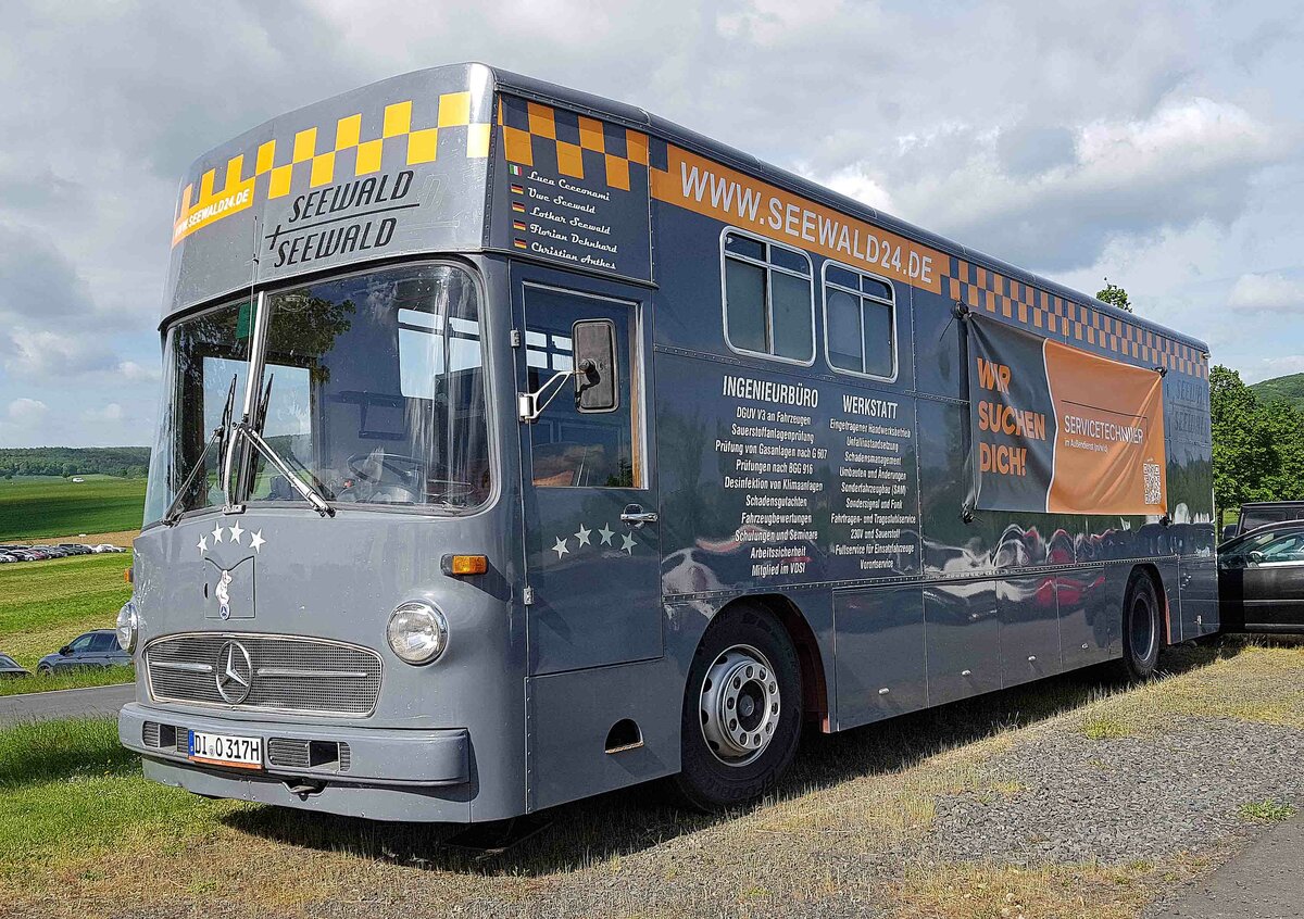 MB vom Ingenieurb�ro SEEWALD + SEEWALD steht auf dem Parkgel�nde der Rettmobil 2022 in Fulda