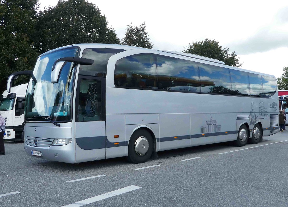 MB Travego, gesehen auf einem Rasthof an der A 7 im September 2017