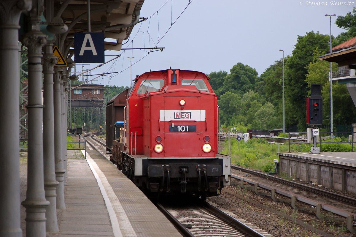 MEG 101 (204 358-6) Mitteldeutsche Eisenbahn GmbH mit einem S-Bahn Werkzug, bei der Durchfahrt in Berlin Wannsee und fuhr in Richtung Berlin-Grunewald weiter. 27.05.2014