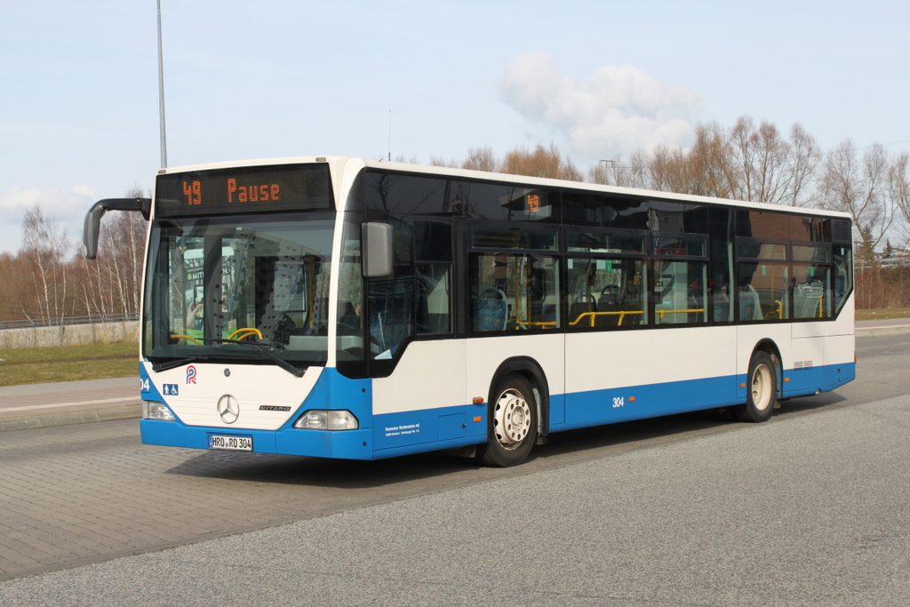 Mercedes-Benz O 530 I(Citaro)stand als Linie 49 in Hhe Rostock Hauptbahnhof/Sd abgestellt.27.02.2016