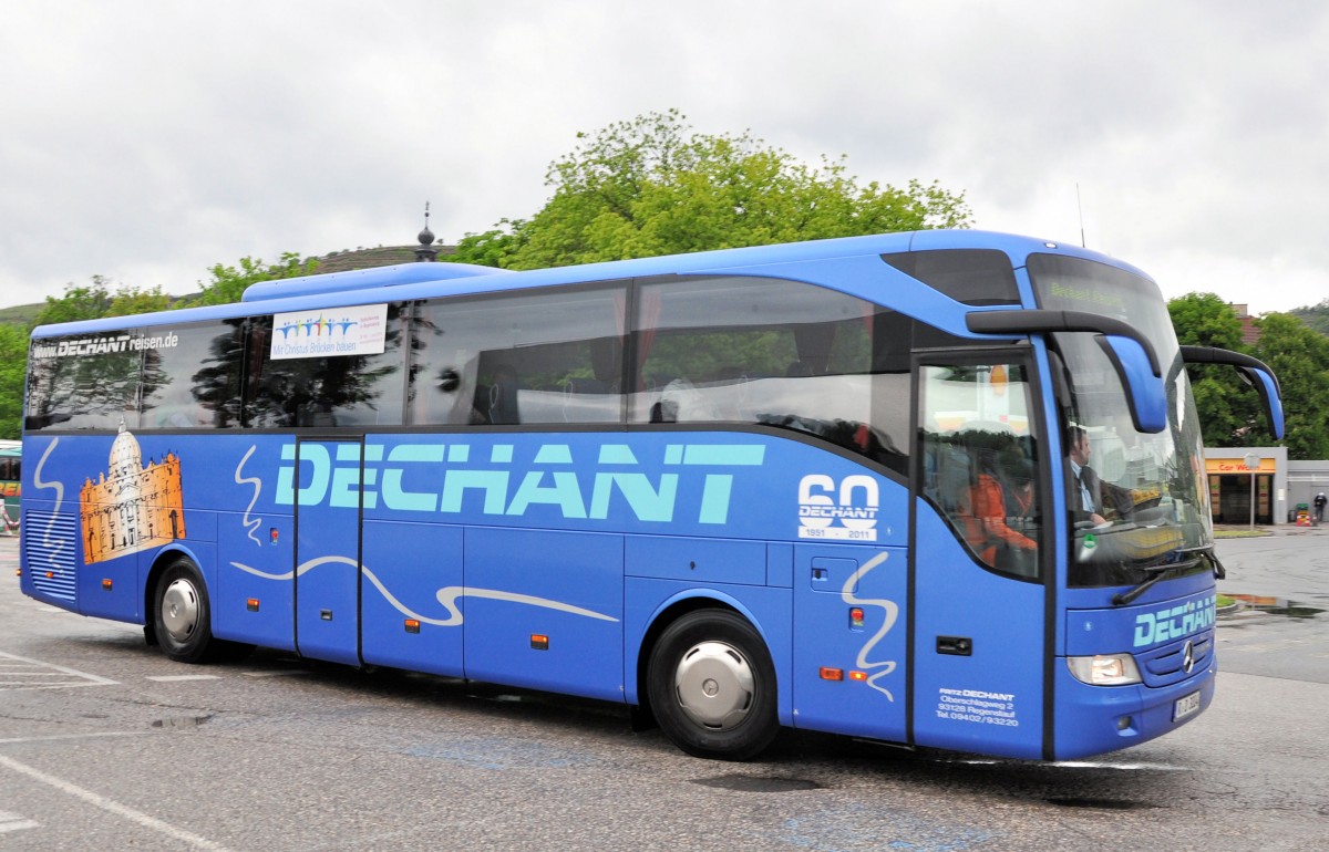 Mercedes Benz Tourismo von Fritz Dechant Reisen aus Deutschland am 17.Mai 2014 in Krems gesehen.