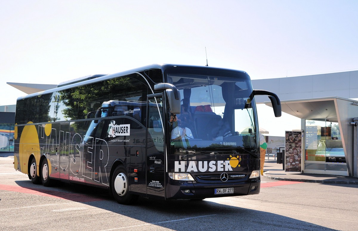 Mercedes Benz Tourismo von HAUSER / BRD am 17.6.2013 in Krems an der Dponau unterwegs.