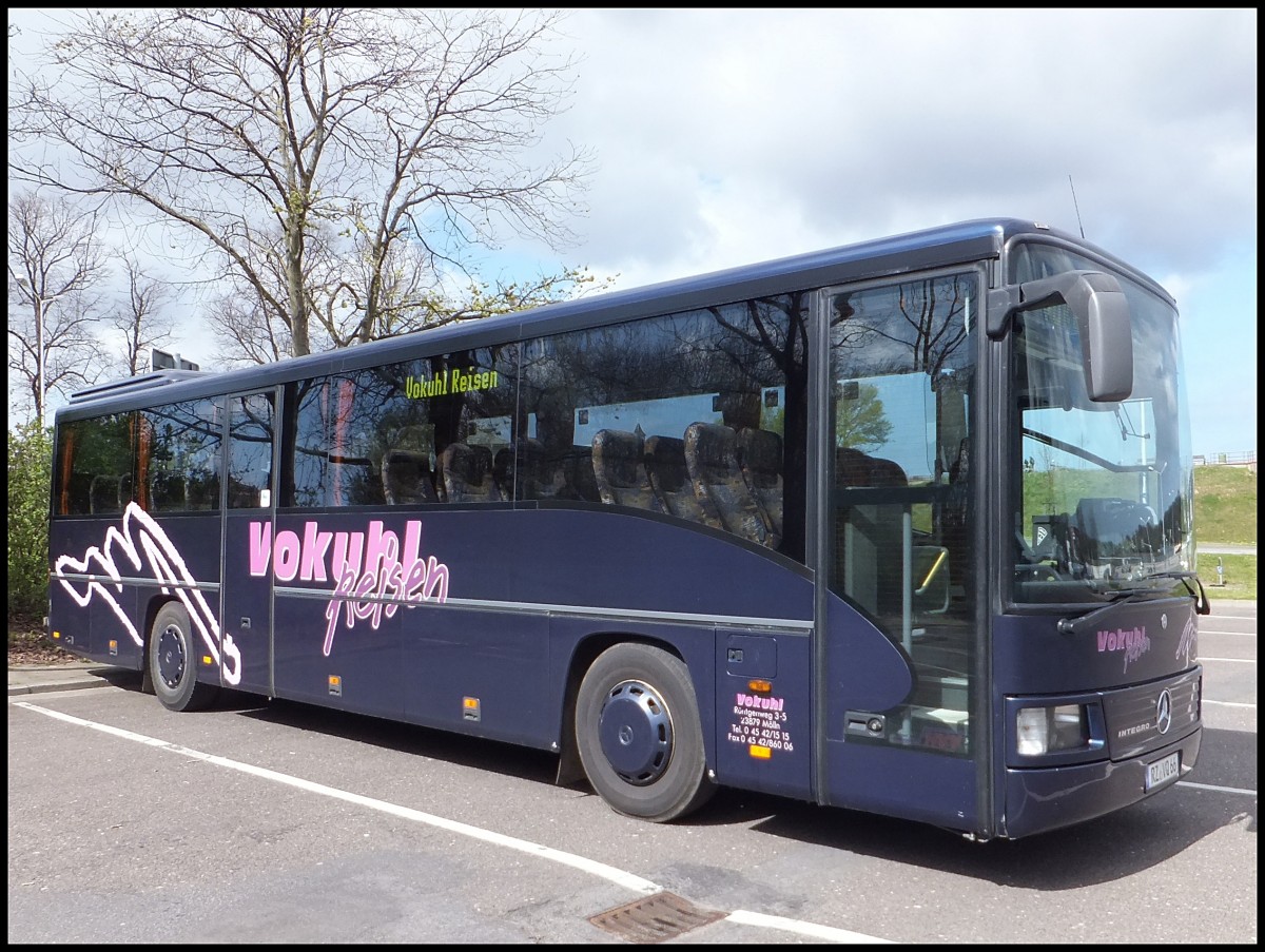 Mercedes Integro von Vokuhl Reisen aus Deutschland in Rostock.