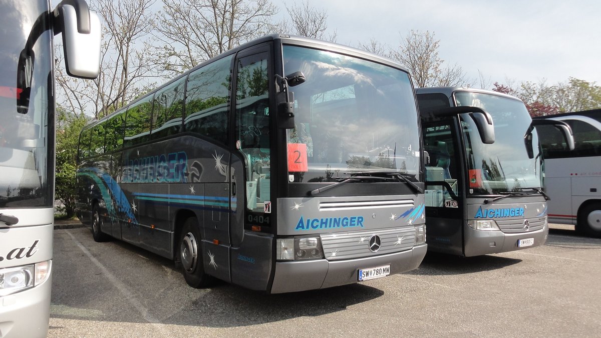 Mercedes O 404 von Aichinger Reisen aus Niedersterreich in Krems gesehen.