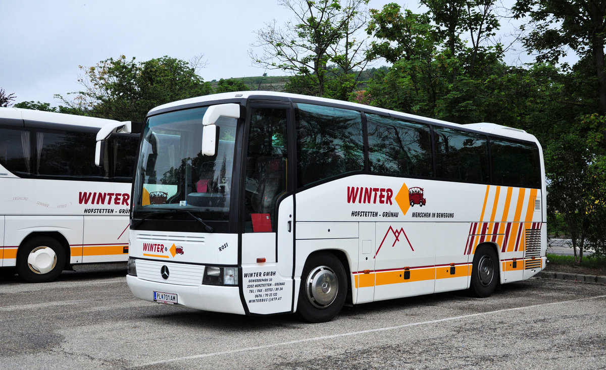 Mercedes O 404 von Winter Reisen aus �sterreich in Krems gesehen.
