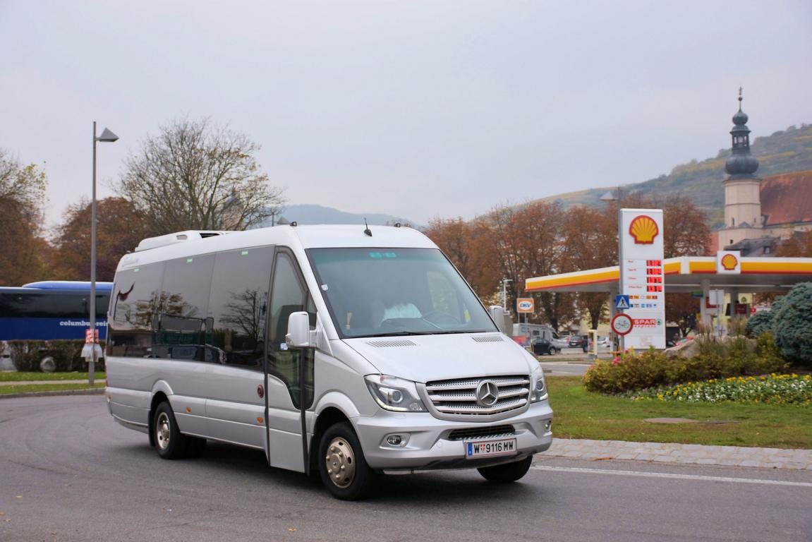 Mercedes Sprinter aus Wien 10/2017 in Krems gesehen.