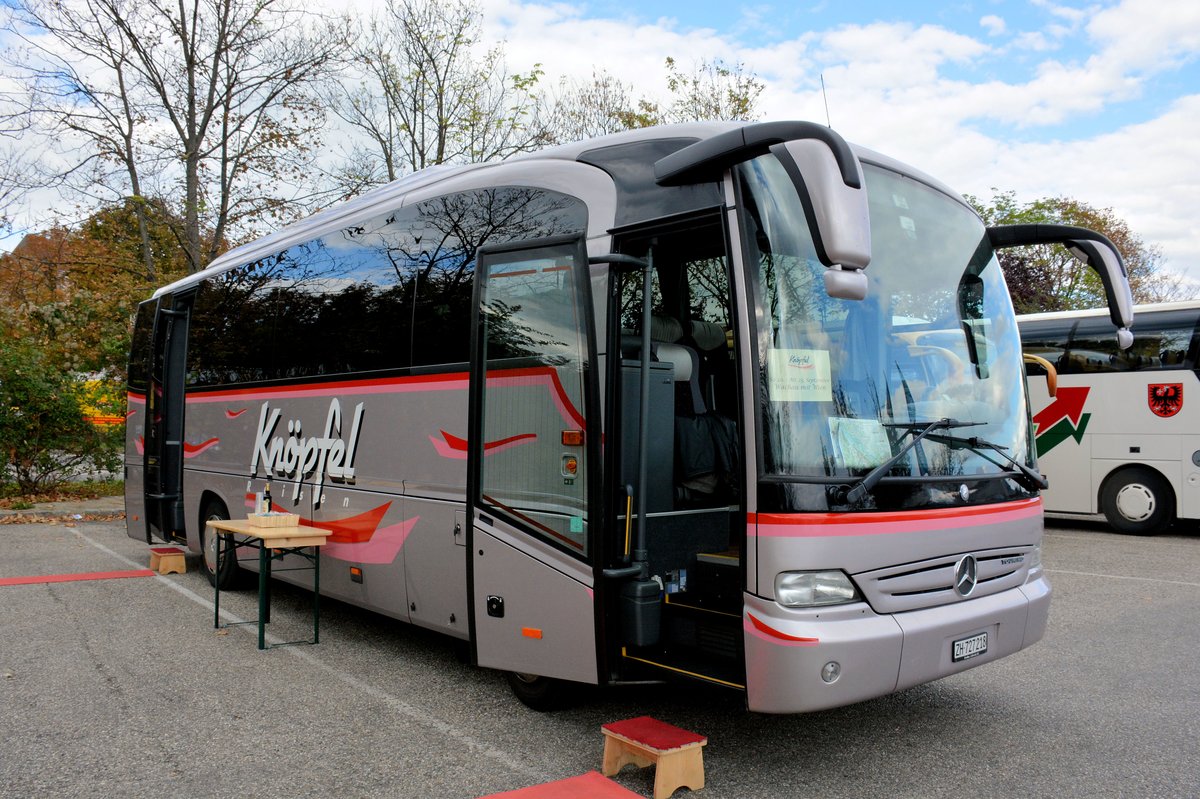 Mercedes Tourino von Kn�pfel Reisen aus der Schweiz in Krems gesehen.