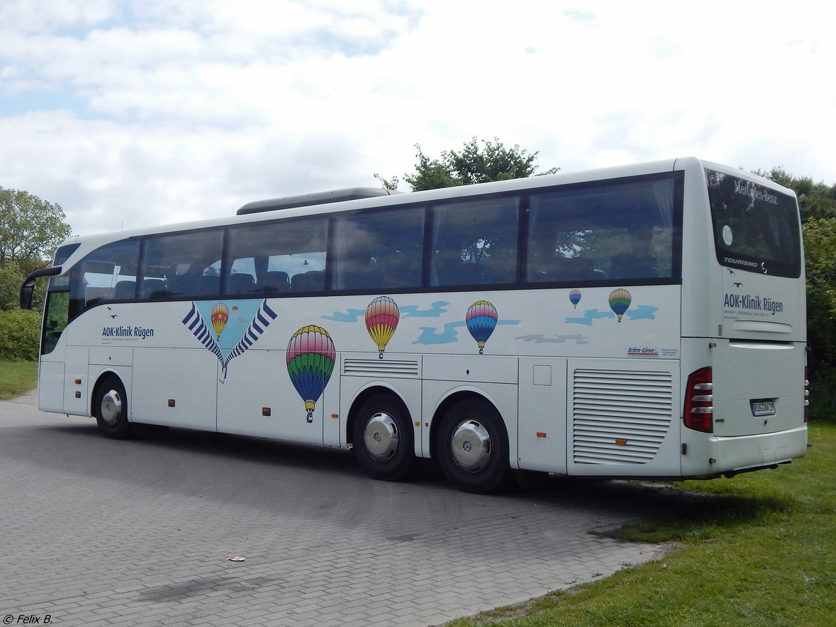 Mercedes Tourismo von der AOK-Klinik Rügen in Sassnitz.