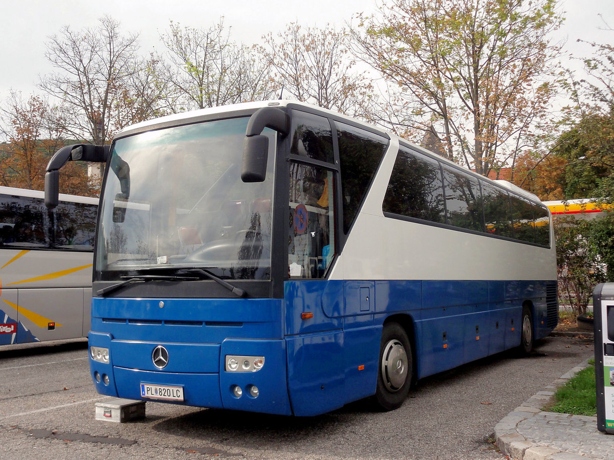 Mercedes Tourismo aus Niedersterreich in Krems gesehen.