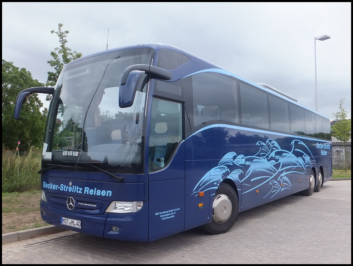 Mercedes Tourismo von Becker-Strelitz aus Deutschland in Bergen. 