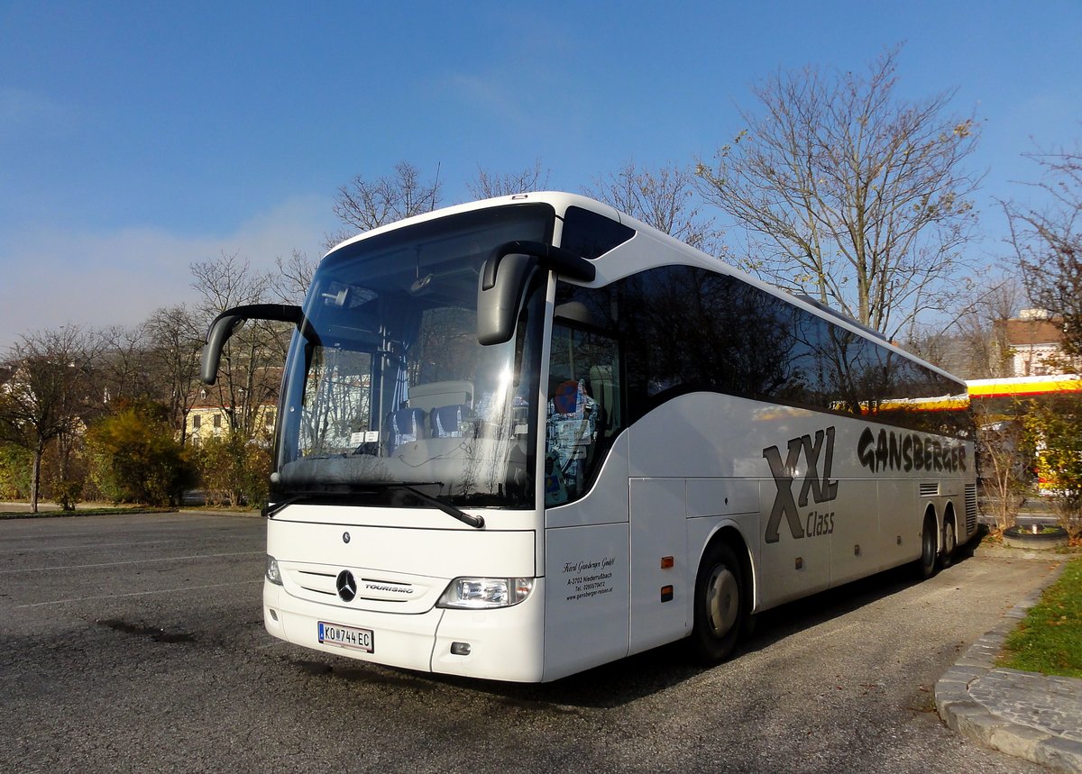 Mercedes Tourismo von Gansberger Reisen aus �sterreich in Krems gesehen.