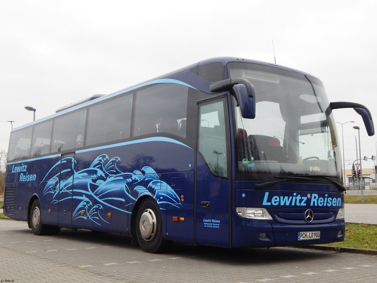 Mercedes Tourismo von Lewitz-Reisen aus Deutschland in Samtens.