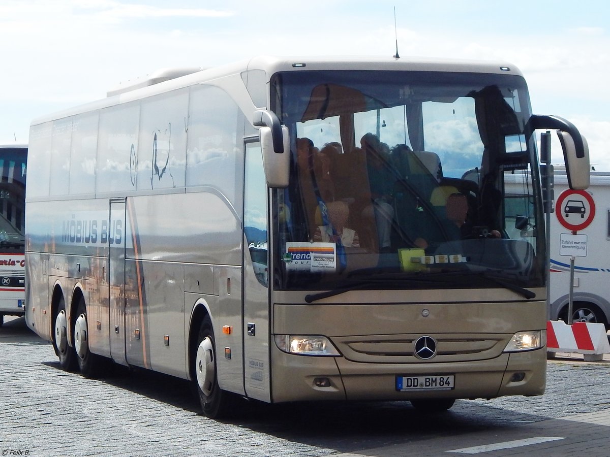 Mercedes Tourismo von Möbius Bus aus Deutschland im Stadthafen Sassnitz.