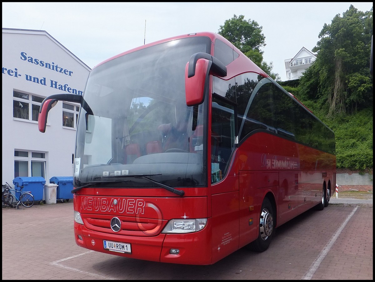 Mercedes Tourismo von Neubauer aus �sterreich im Stadthafen Sassnitz.