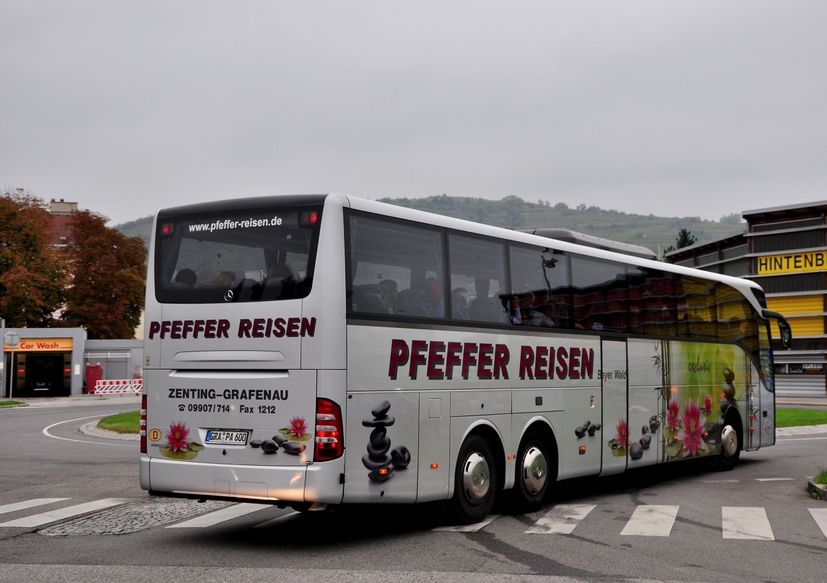 Mercedes Tourismo von Pfeffer Reisen aus der BRD im Oktober 2014 in Krems.