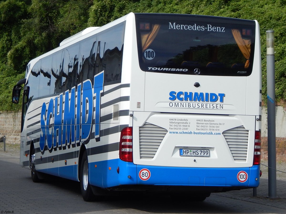 Mercedes Tourismo von Schmidt aus Deutschland im Stadthafen Sassnitz. 