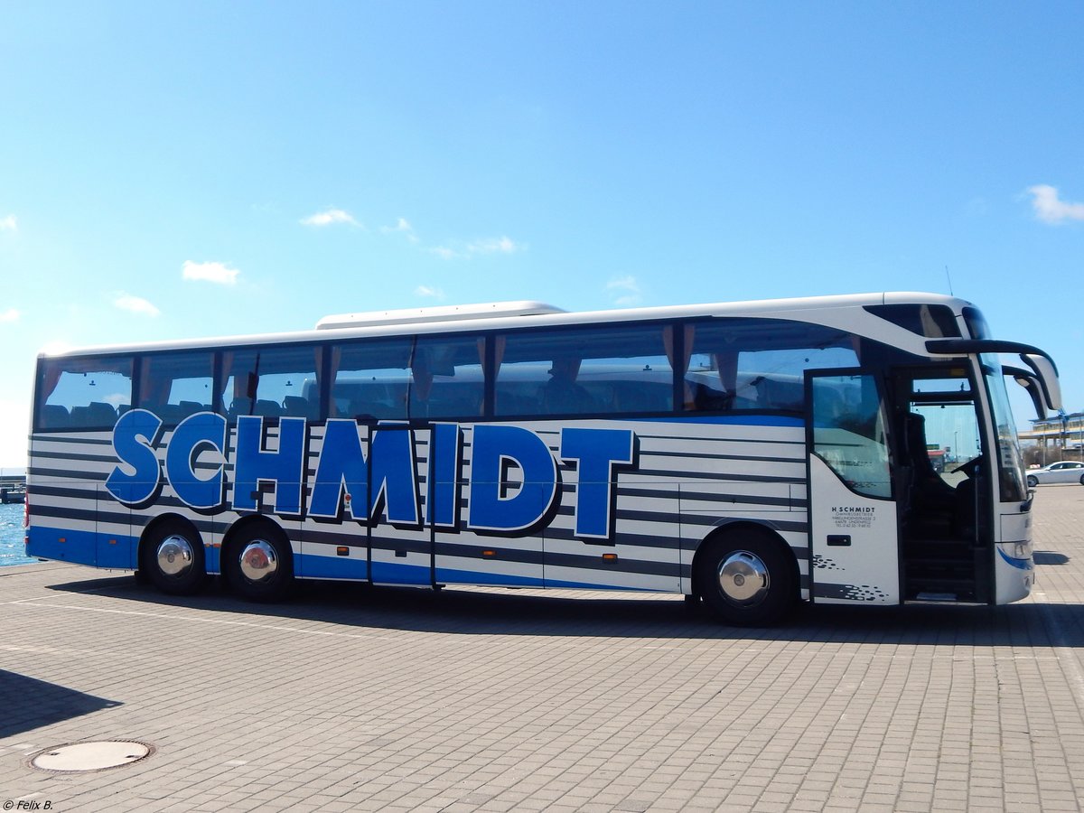 Mercedes Tourismo von Schmidt aus Deutschland im Stadthafen Sassnitz. 