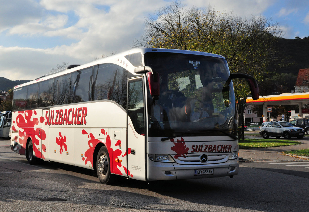 Mercedes Tourismo von Sulzbacher Reisen aus Ober�sterreich in Krems gesehen.