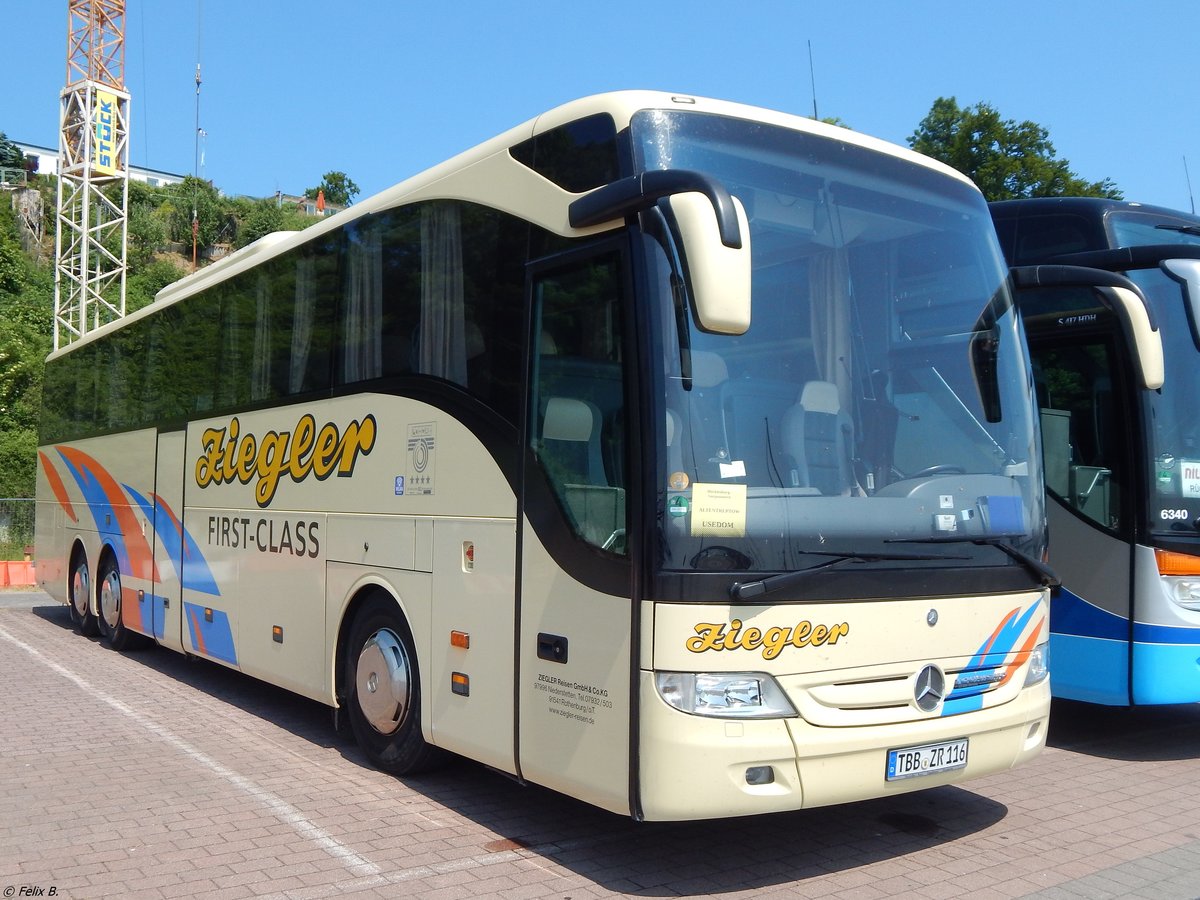 Mercedes Tourismo von Ziegler aus Deutschland im Stadthafen Sassnitz.  