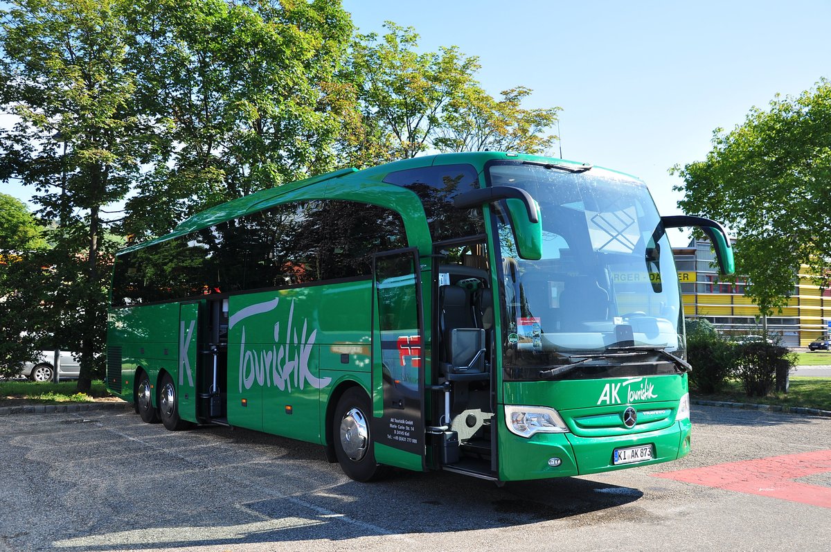 Mercedes Travego von AK Touristik aus der BRD in Krems gesehen.
