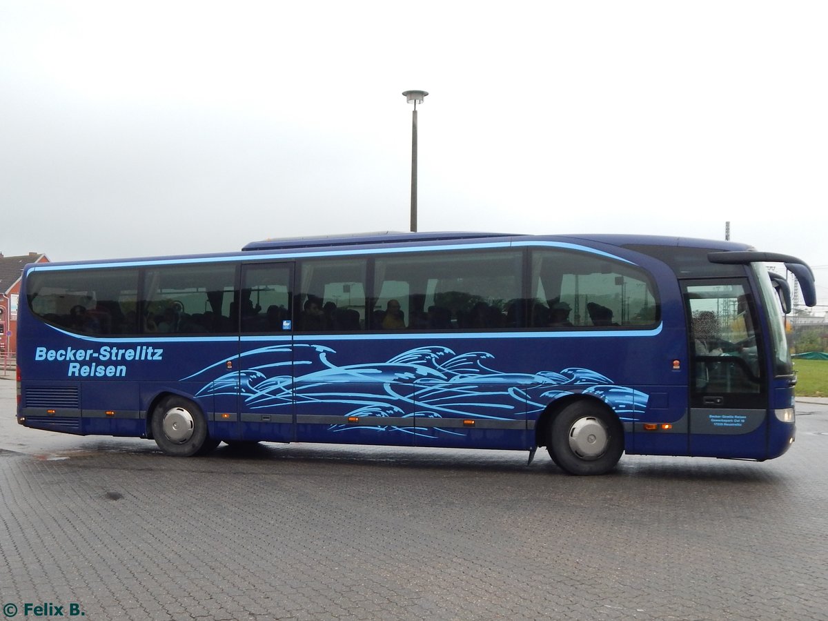 Mercedes Travego von Becker-Strelitz-Reisen aus Deutschland in Neubrandenburg.