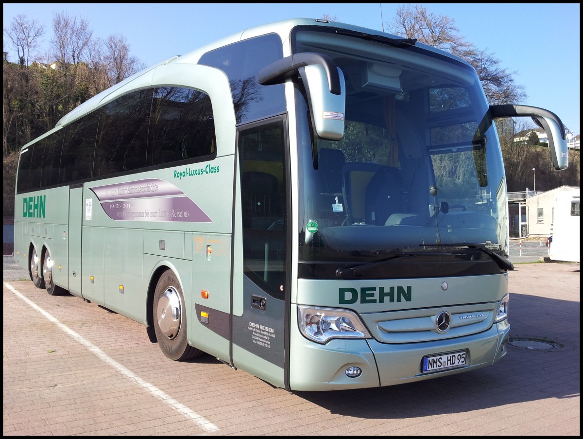 Mercedes Travego von Dehn aus Deutschland im Stadthafen Sassnitz.