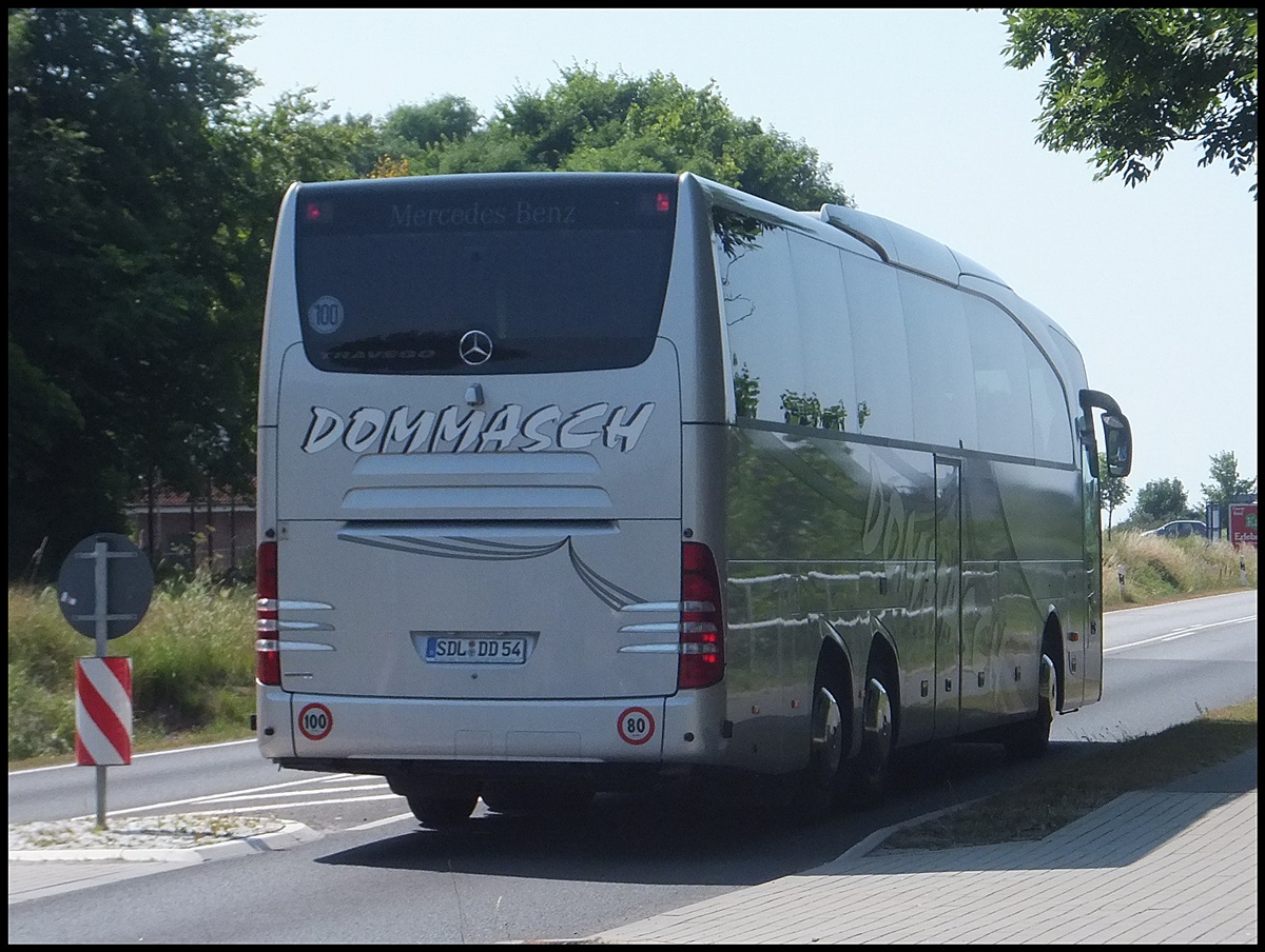 Mercedes Travego von Dommasch aus Deutschland in Sassnitz.