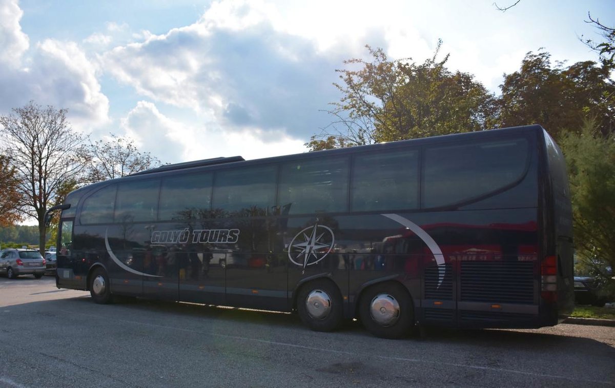 Mercedes Travego von Goly Tours aus Ungarn 09/2017 in Krems.