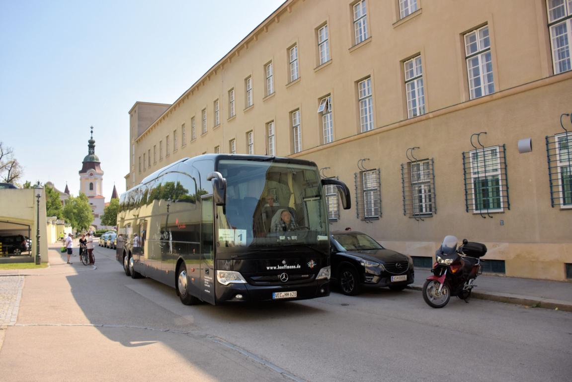 Mercedes Travego von H�ffmann Reisen aus der BRD 2018 in Krems.