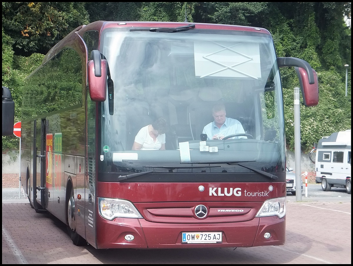 Mercedes Travego von J. Math aus sterreich im Stadthafen Sassnitz.