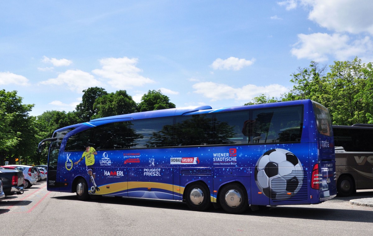 Mercedes Travego von Math� Reisen aus �sterreich im Mai 2015 in Krems.