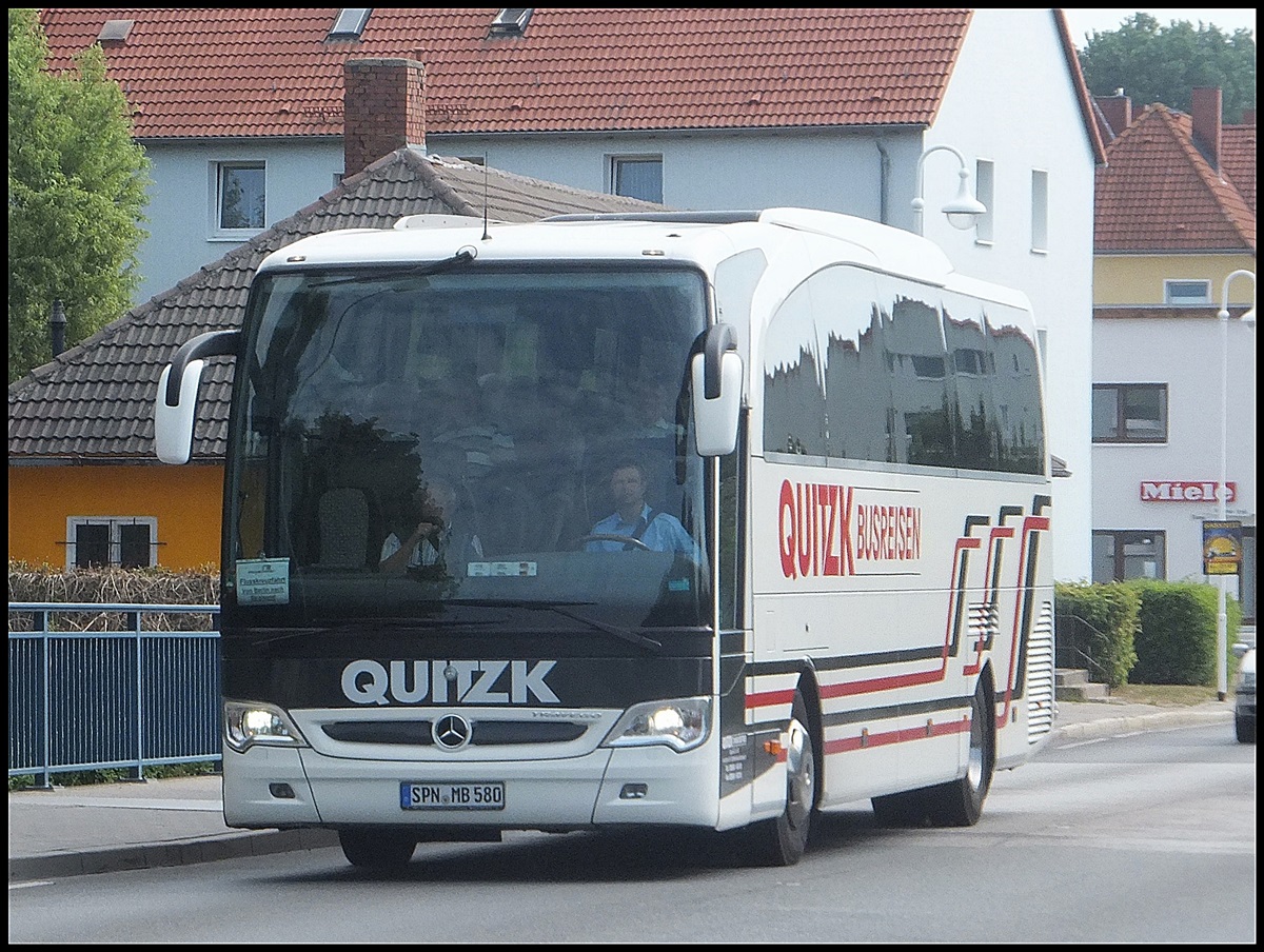 Mercedes Travego von Quitzk Busreisen aus Deutschland in Sassnitz.