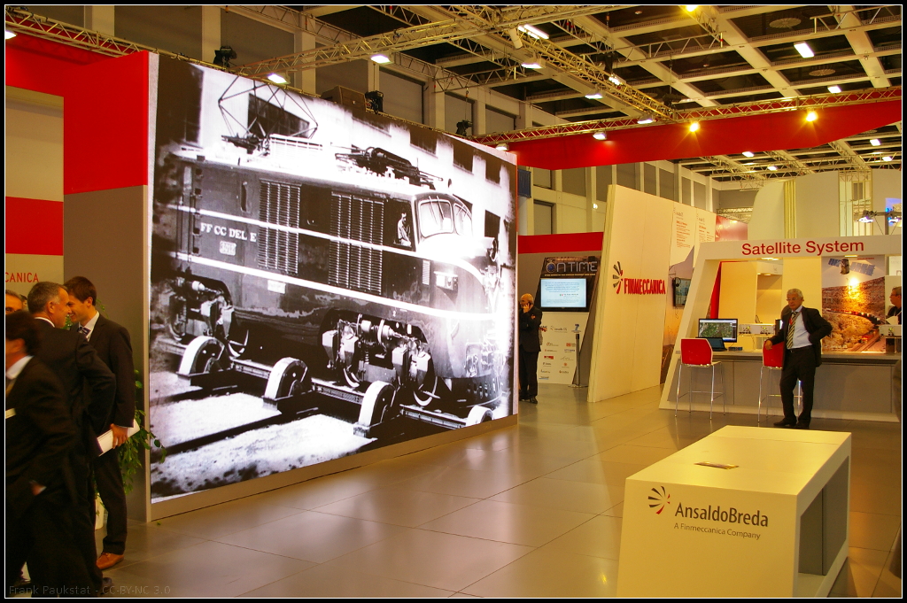 Messestand des italienischen Herstellers AnsaldoBreda S.P.A. auf der InnoTrans 2014 in Berlin. Die Produktpalette reicht von Niederflur-Straßenbahnen, Hochgeschwindigkeitszügen, Doppelstocktriebwagen, U-Bahn-Wage bis hin zu Bussen.

Webseite Hersteller (english): http://www.ansaldobreda.it/en/home
